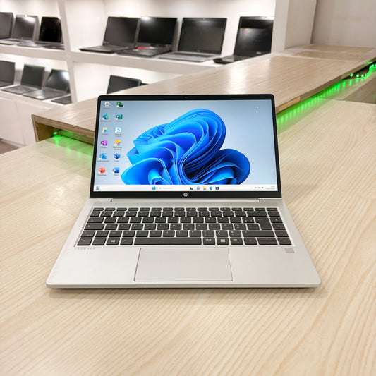 Hp Probook 445 G8 - AMd ryzen 3 5400U (core i5-11ème génération) génération)- 256Go SSD - 08Go DDR4 - 14" FHD