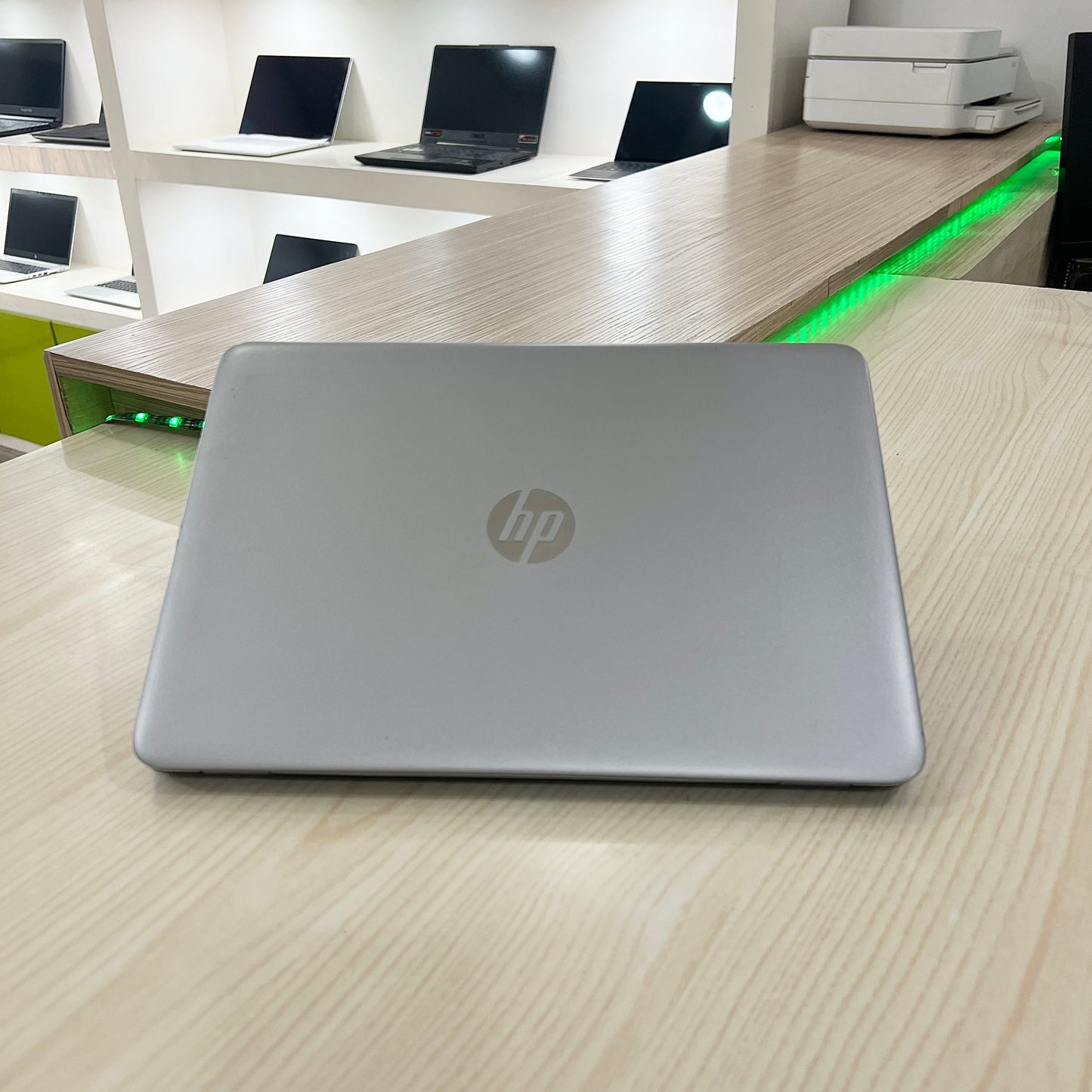 HP EliteBook 840 G3 - Core i5-6ème - 8Go DDR4 - 256Go SSD - 14" FHD