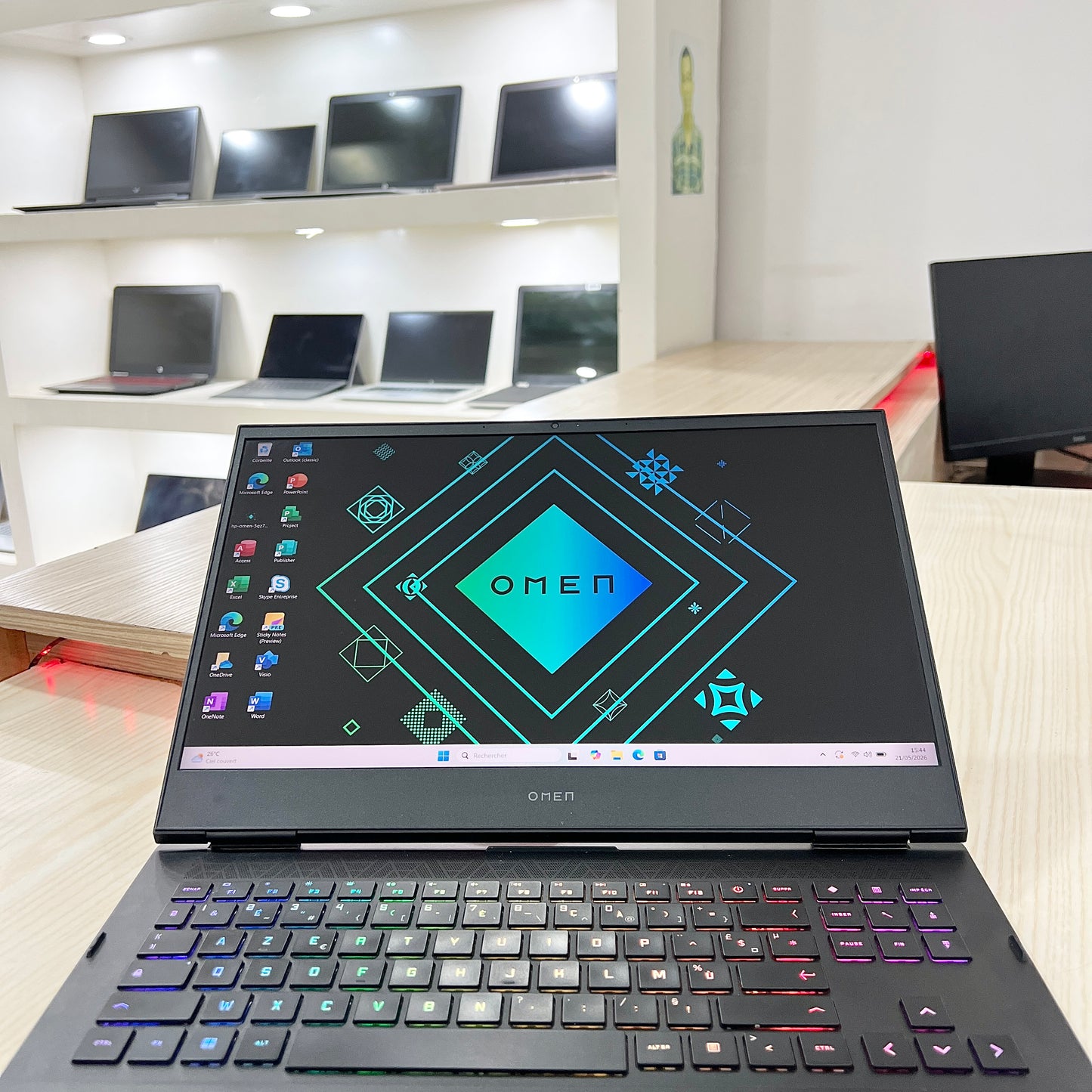 Gamer HP Omen laptop 16-b0xxx Core i7-11ème Génération - RTX 3070 8Go dédiée - 20Go DDR4 - 1 Téra SSD - 16" 144Hz