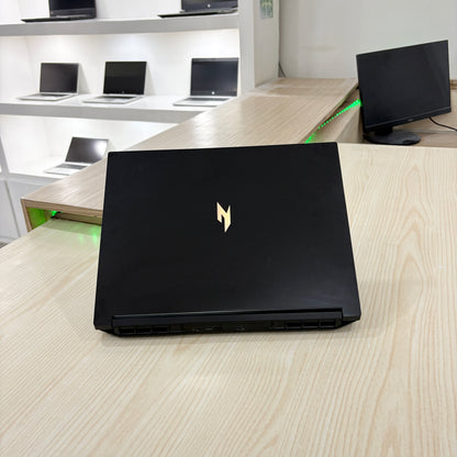 Gamer Acer Nitro V 16 - Amd Ryzen 7 8845HS (Core i7-13ème génération) - NVIDIA GeForce RTX 4060 8Go dédiée - 16Go DDR5 - 1 Téra SSD - 16" FHD 165Hz