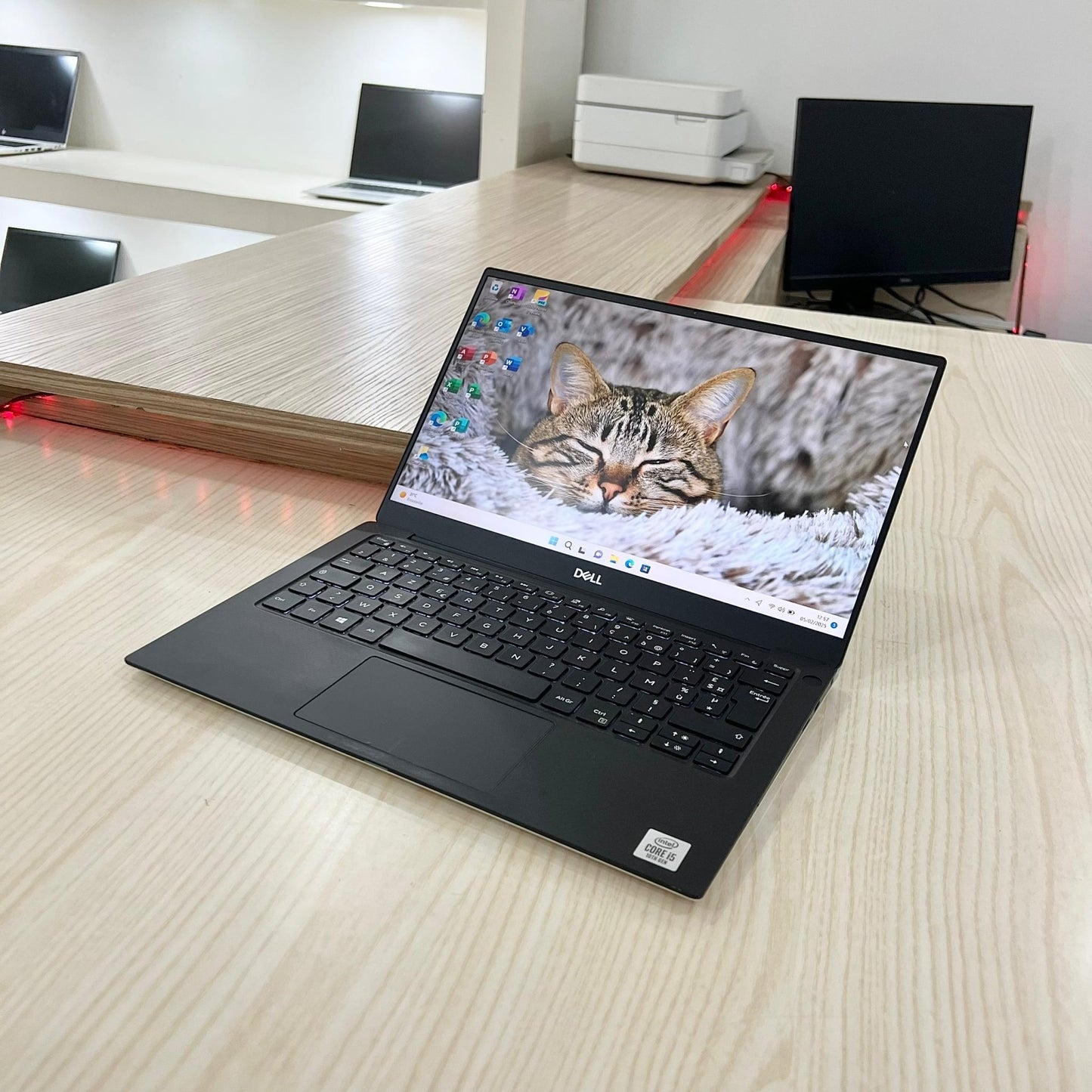 DELL XPS 13 7390 - Core i5-10ème - 8Go DDR4 - 256Go SSD - 13,3" FHD - Haut de gamme