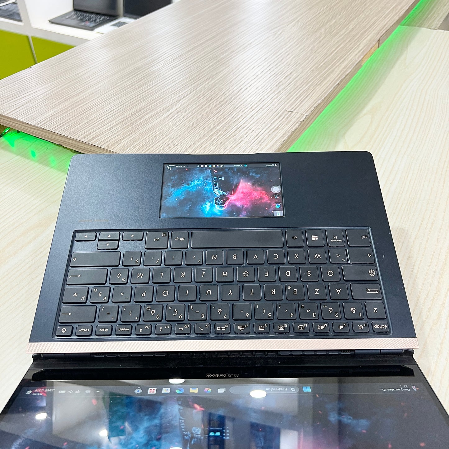 Gamer Asus zenbook UX450FDX Core i7-8ème-  NVIDIA GeForce GTX 1050 4Go - 08Go DDR4 - 255Go SSD - 14" & screenpad 5,65"
