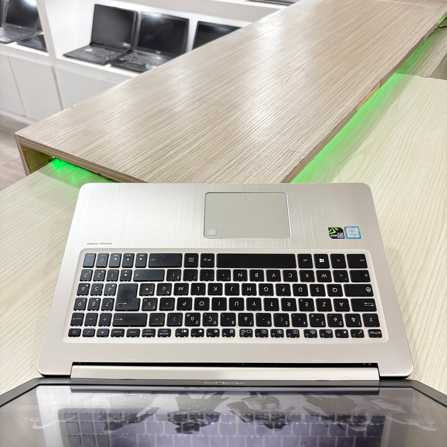 Asus Vivobook Pro X580GD- Core i7-8ème - NVIDIA GeForce 1050 2Go dédiée - 08Go DDR4 - 128Go SSD & 1 Téra HDD- 15,6" FHD