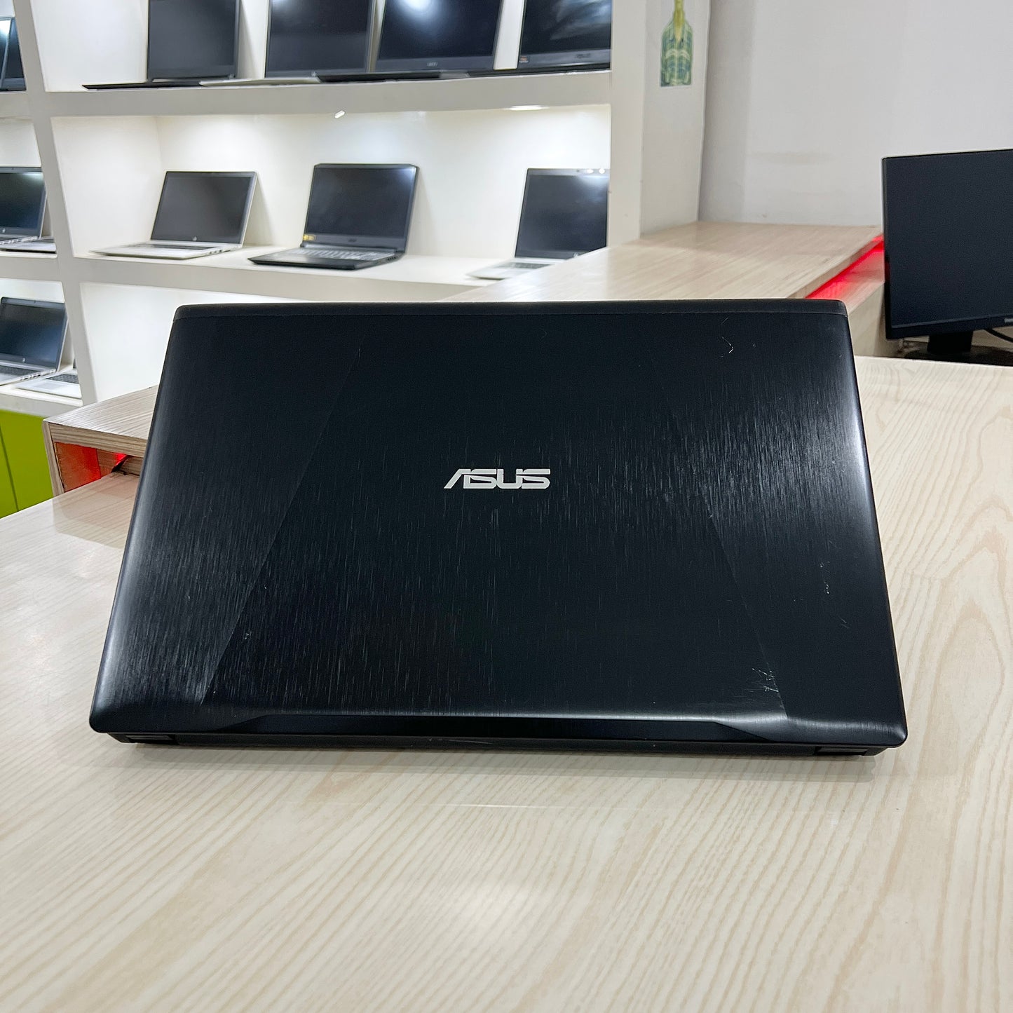 Gamer Asus GL753VD-  Core i5-7ème Génération - NVIDIA GeForce GTX 1050 4Go dédiée - 16Go DDR4 - 128Go SSD & 1 téra HDD - 15,6" FHD