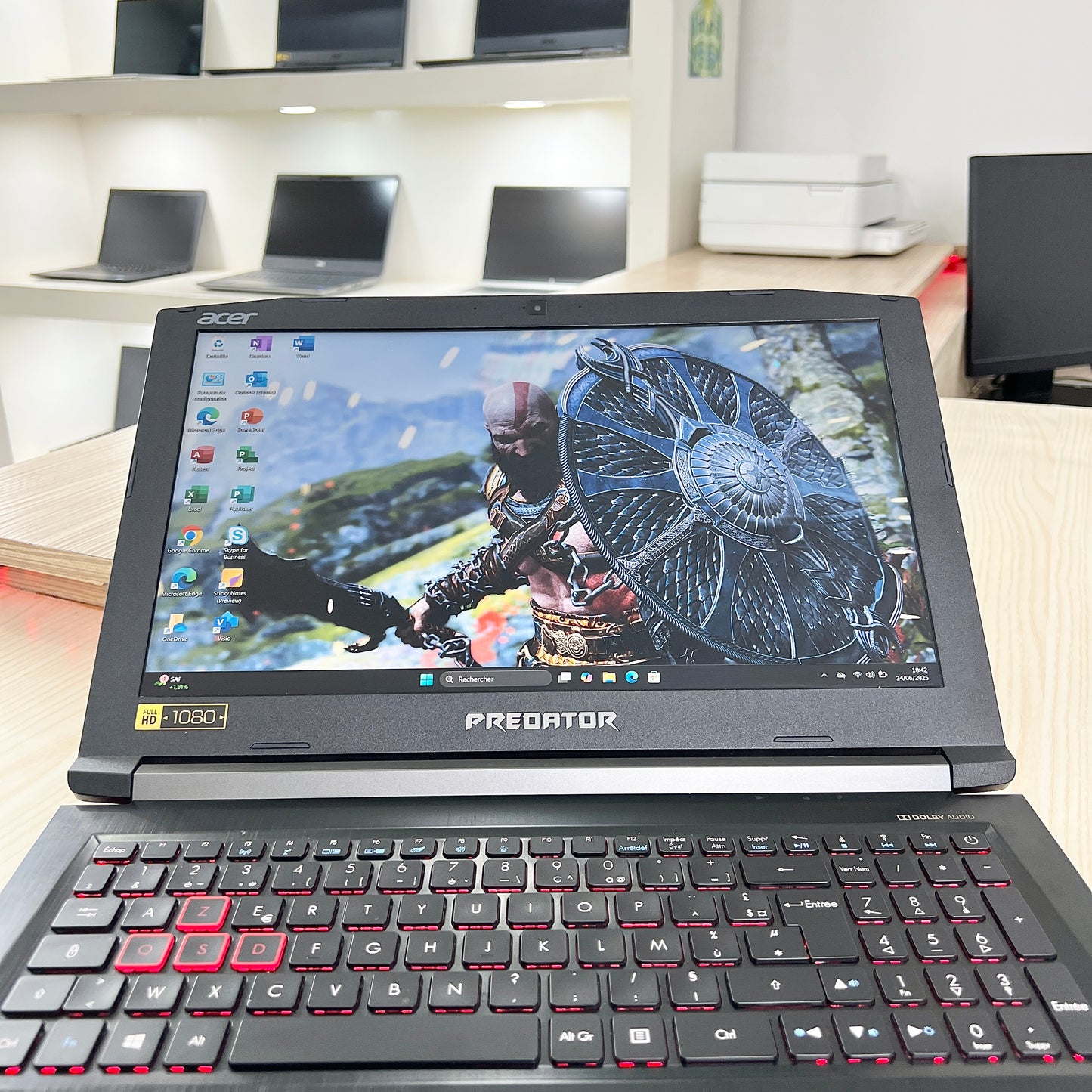 Gamer Acer Predator G3-572
 -  Core i7-7ème Génération - GTX 1060 6Go dédiée - 16Go DDR4 - 256Go SSD & 1 Téra HDD - 15,6" 144Hz