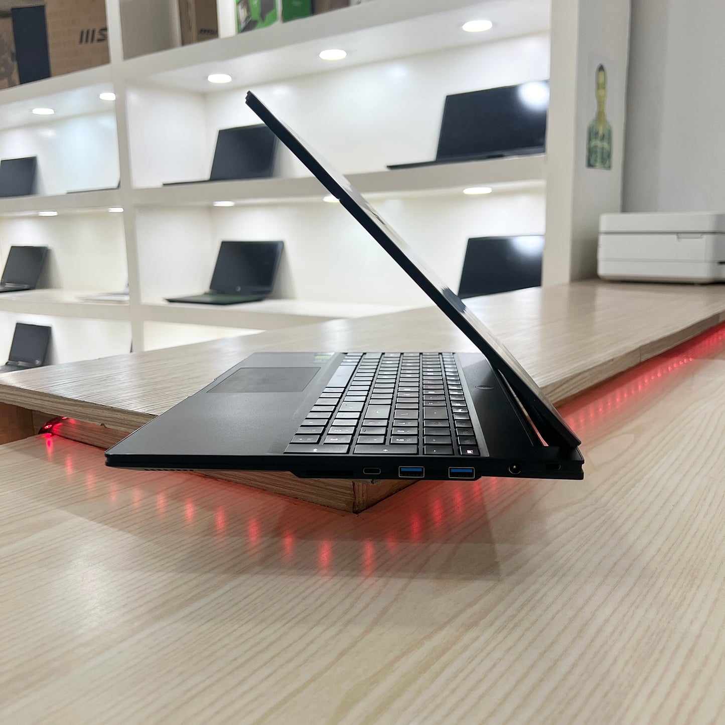 Gamer Aero 15 Classic-XA Core i7 9ᵉ Génération, RTX 2070 8Go dédiée, 16Go DDR4, 1 Téra SSD, 15,6" FHD 144Hz