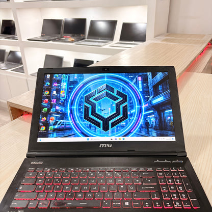 MSI Apache Pro GE62- Core i7-6ème - NVIDIA GeForce GTX 970M 3Go dédiée - 16Go DDR4 - 512Go SSD- 15,6" FHD