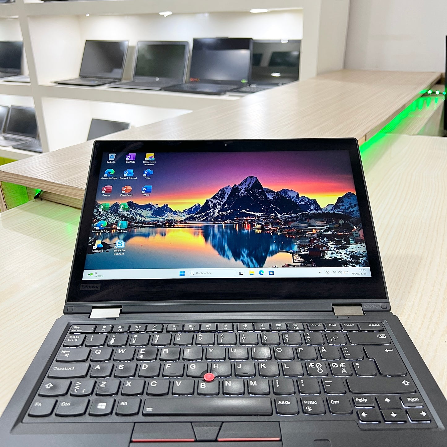 Lenovo ThinkPad L380 Yoga 
- Core i5-8ème génération - 256Go SSD - 08Go DDR4 - 13,3" FHD Tactile & pliable 350°