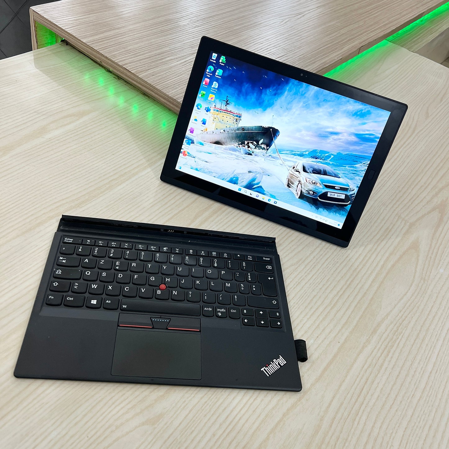 Lenovo Thinkpad 20JCS0H300- Intel core i5-7Y57 - 08Go DDR4 - 256Go SSD - 13,3" 2k tactile & détachable