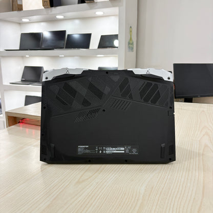 Gamer Acer Predator Hélios 300 PH315-53 - Core i7-10ème - NVIDIA GeForce RTX 2070 8Go dédiée - 16Go DDR4 - 1 Téra SSD - 15,6" FHD 144Hz