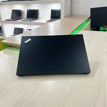 Lenovo ThinkPad E15 - Core i3-10ème génération - 256Go SSD - 08Go DDR4 - 15,6" FHD