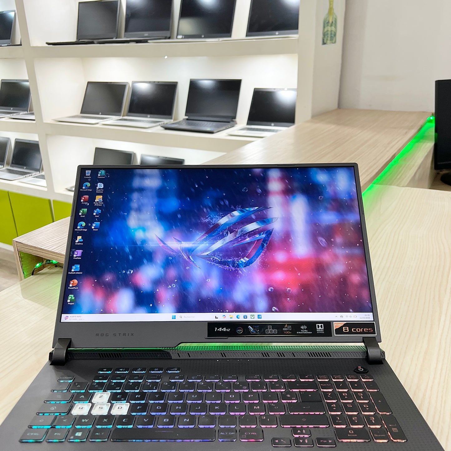 Gamer Asus Rog Strix G713IE-  Amd Ryzen 7 4800H (core i7-10ème génération) - RTX 3050 Ti 4Go dédiée - 16Go DDR4 - 512 SSD - 17,3"FHD 144Hz