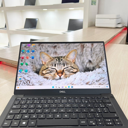 DELL XPS 13 7390 - Core i5-10ème - 8Go DDR4 - 256Go SSD - 13,3" FHD - Haut de gamme