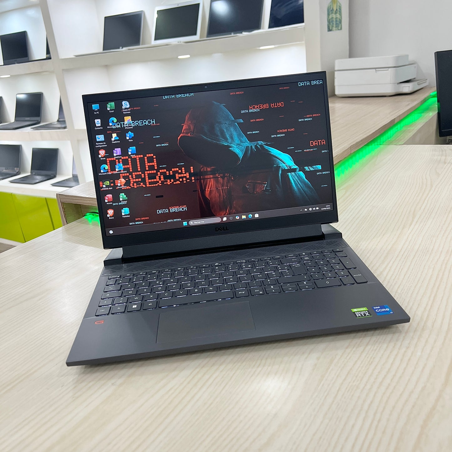 Gamer Dell G15 5520 - Core i7-12ème Génération - RTX 3060 6Go dédiée - 16Go DDR5 - 512Go SSD - 15,6" 120Hz