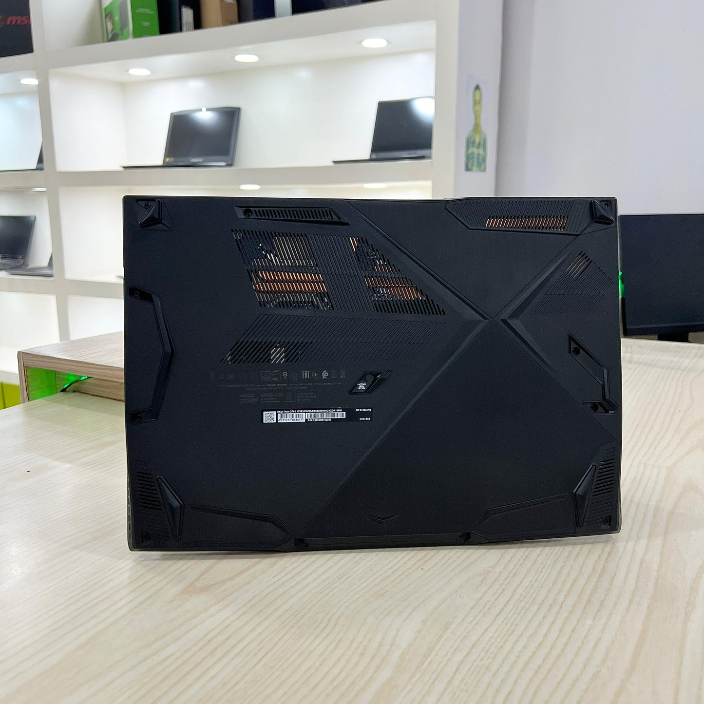 Gamer MSI GF63 12VE - Core i5-12ème Génération - RTX 4050 6Go dédiée - 16Go DDR4 - 512Go SSD - 15,6"FHD