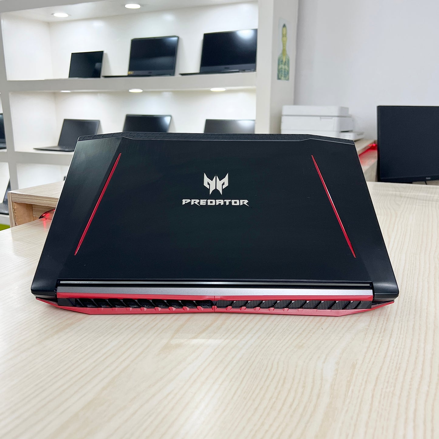 Gamer Acer Predator G3-572
 -  Core i7-7ème Génération - GTX 1060 6Go dédiée - 16Go DDR4 - 256Go SSD & 1 Téra HDD - 15,6" 144Hz