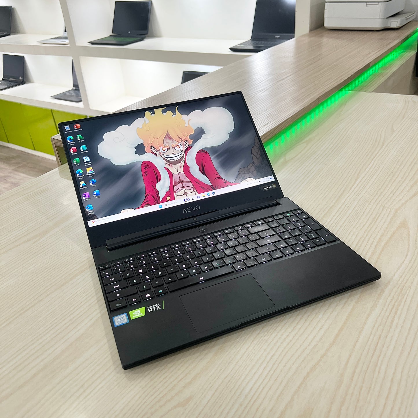 Gamer Aero 15 Classic-XA Core i7 9ᵉ Génération, RTX 2070 8Go dédiée, 16Go DDR4, 1 Téra SSD, 15,6" FHD 144Hz