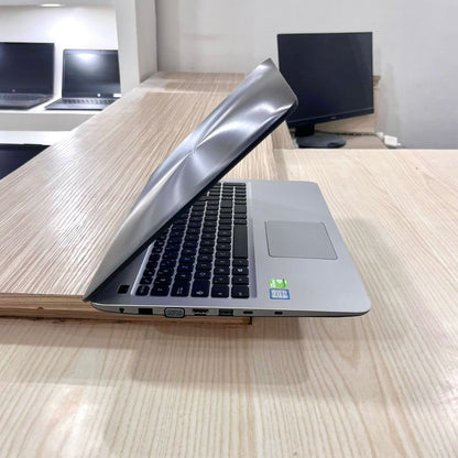 Mini Gamer Asus VivoBook X556UQ- Core i5-6ème - NVIDIA GeForce 940Mx 2Go dédiés - 08Go DDR4 - 250Go SSD- 15,6" FHD