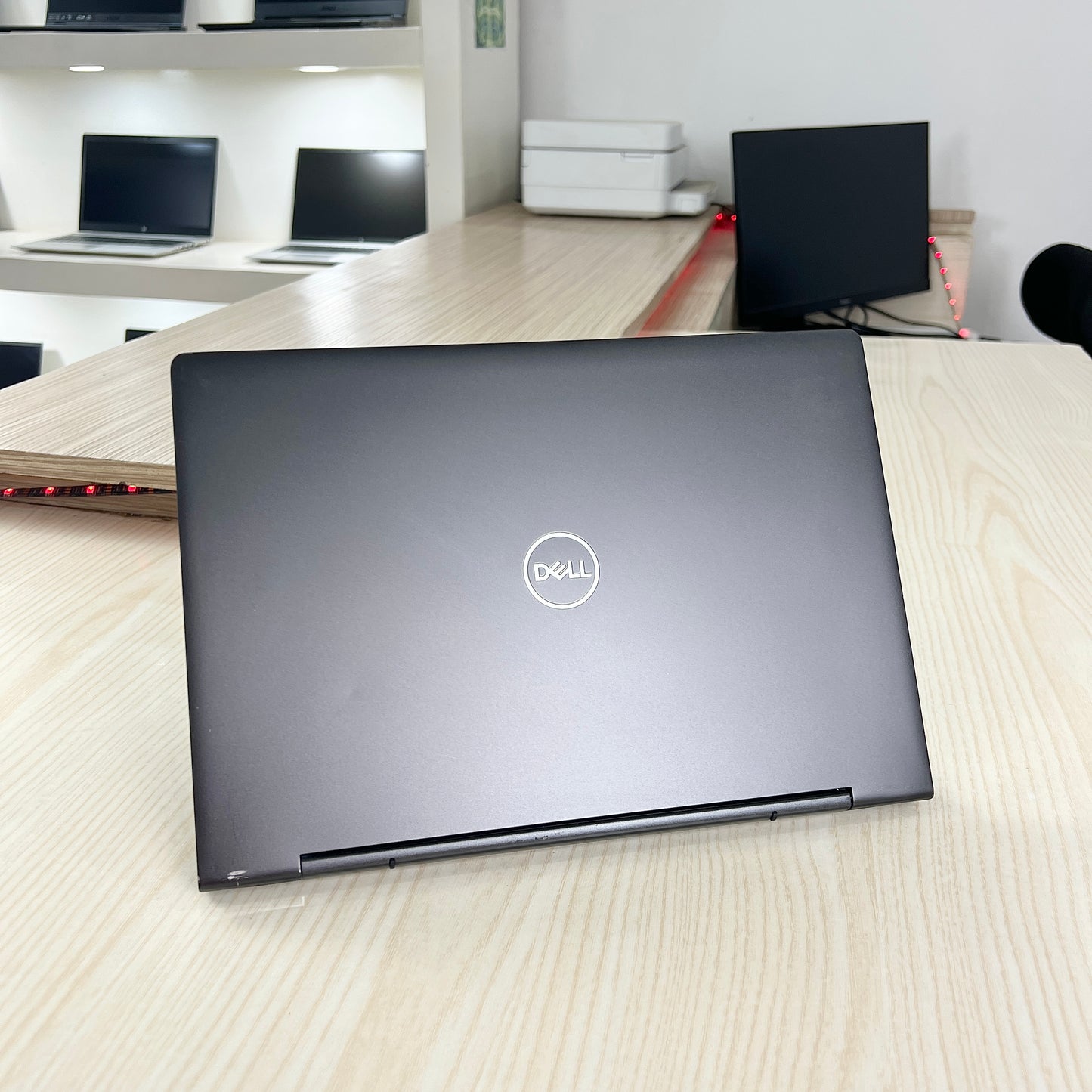 Dell Inspiron 7390 - Core i7-10ème - 16Go DDR4 - 256Go SSD - 14" FHD tactile