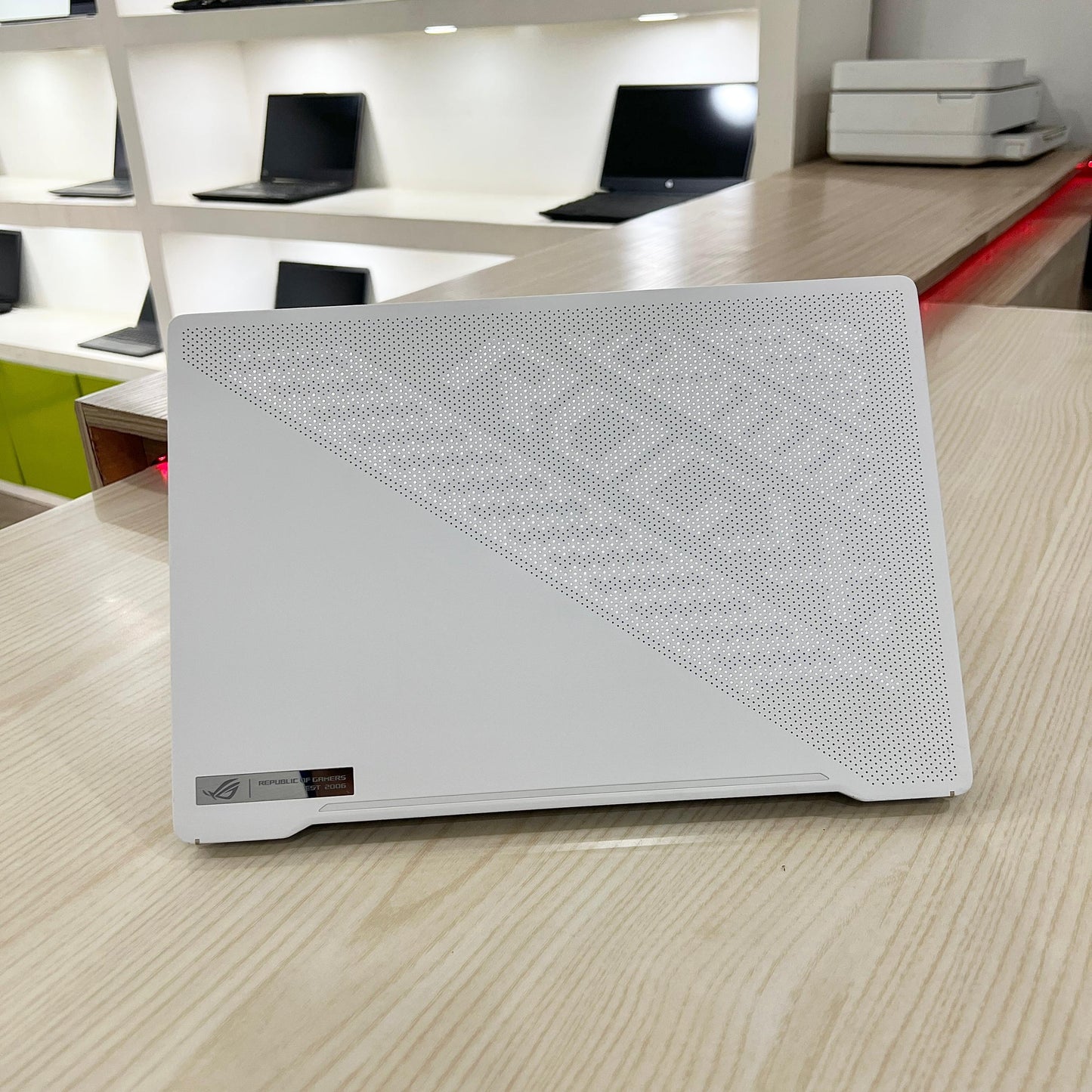 Gamer Asus Rog Zephyrus G14 GA401IU Amd Ryzen 7 4800HS (Core i7 10ème) Gén, GTX 1660 Ti 6Go dédiée, 16Go DDR4, 512Go SSD, 14" FHD