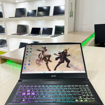 Gamer MSI Katana 15 B12VFK
-  Core i7-12ème Génération - RTX 4060 8Go dédiée - 16Go DDR5 - 512Go SSD - 15,6"FHD 144Hz