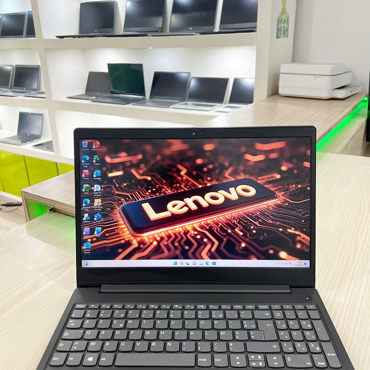 Lenovo 81WB  - core i3-10ème génération- 256Go SSD - 08Go DDR4 - 15,6" FHD