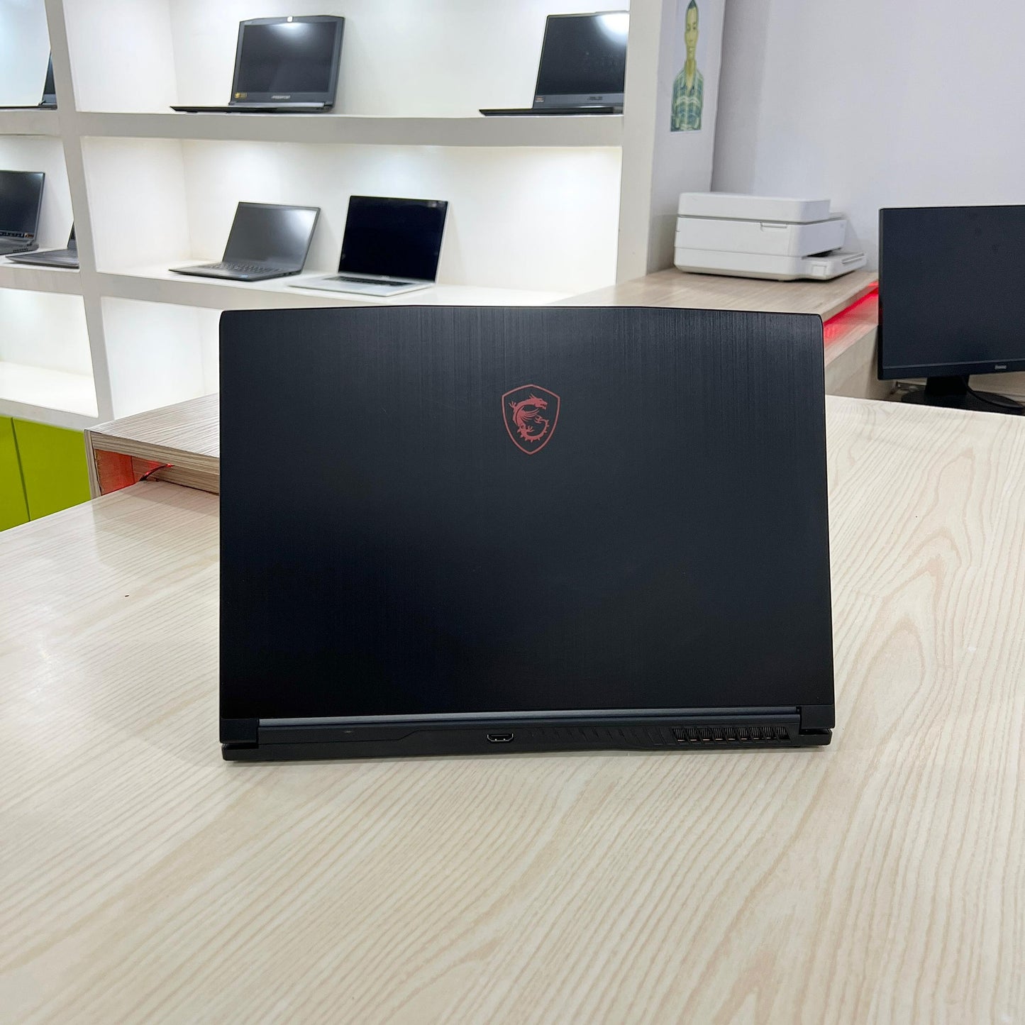 Gamer MSI GF63 12VE - Core i5-12ème Génération - RTX 4050 6Go dédiée - 16Go DDR4 - 512Go SSD - 15,6"FHD