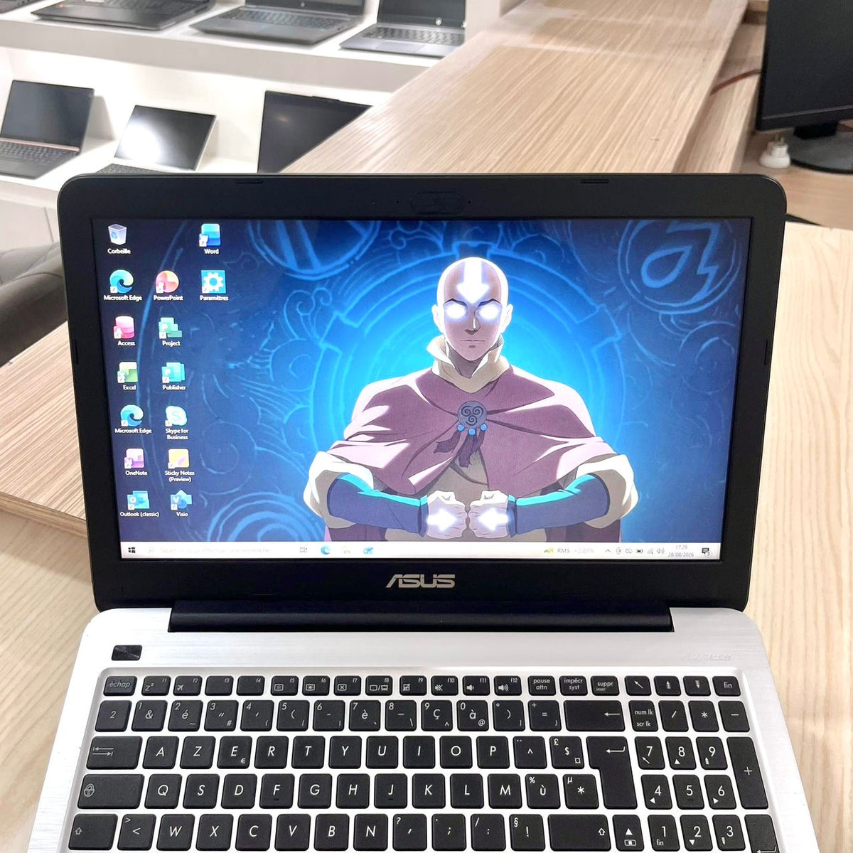 Mini Gamer Asus VivoBook X556UQ- Core i5-6ème - NVIDIA GeForce 940Mx 2Go dédiés - 08Go DDR4 - 250Go SSD- 15,6" FHD
