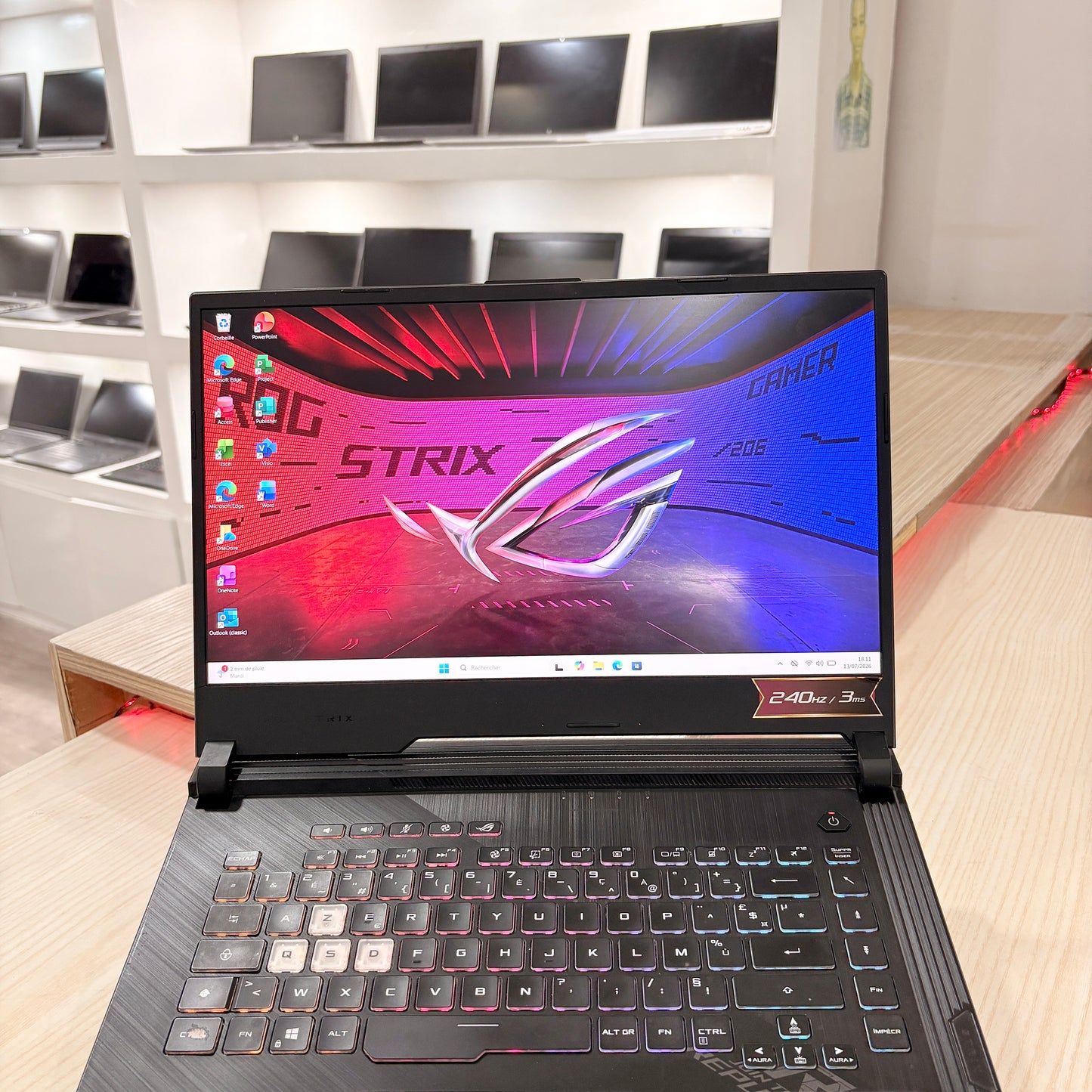 Asus Rog Strix G512LV- Core i7-10ème - NVIDIA GeForce RTX 2060 6Go dédiée - 16Go DDR4 - 512Go SSD - 15,6" FHD 240Hz