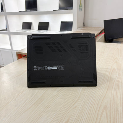 Gamer Acer Nitro V 16 - Amd Ryzen 7 8845HS (Core i7-13ème génération) - NVIDIA GeForce RTX 4060 8Go dédiée - 16Go DDR5 - 1 Téra SSD - 16" FHD 165Hz