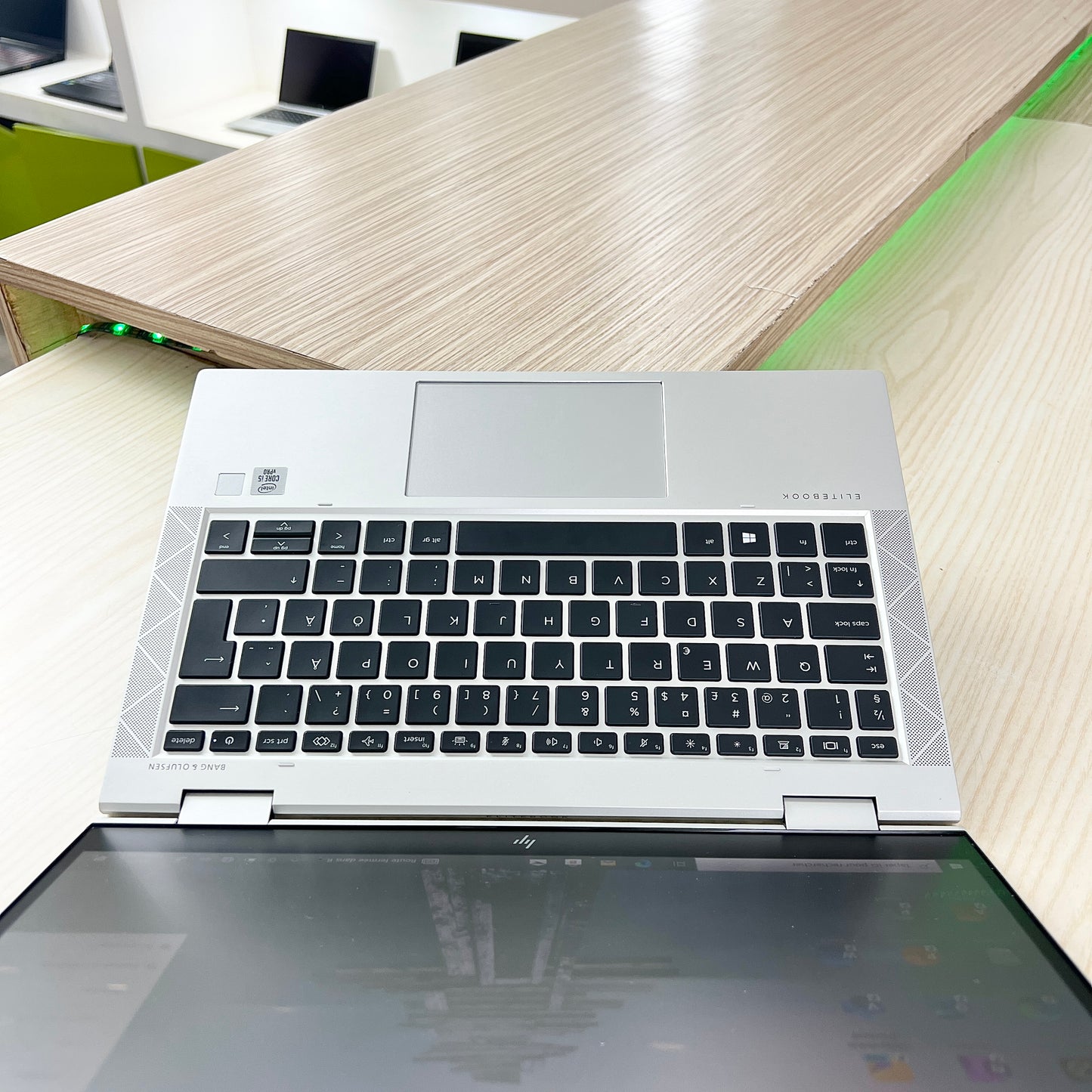 HP EliteBook x360 1040 G5 - Core i5-10ème - 16Go DDR4 - 256Go SSD - 14" FHD tactile