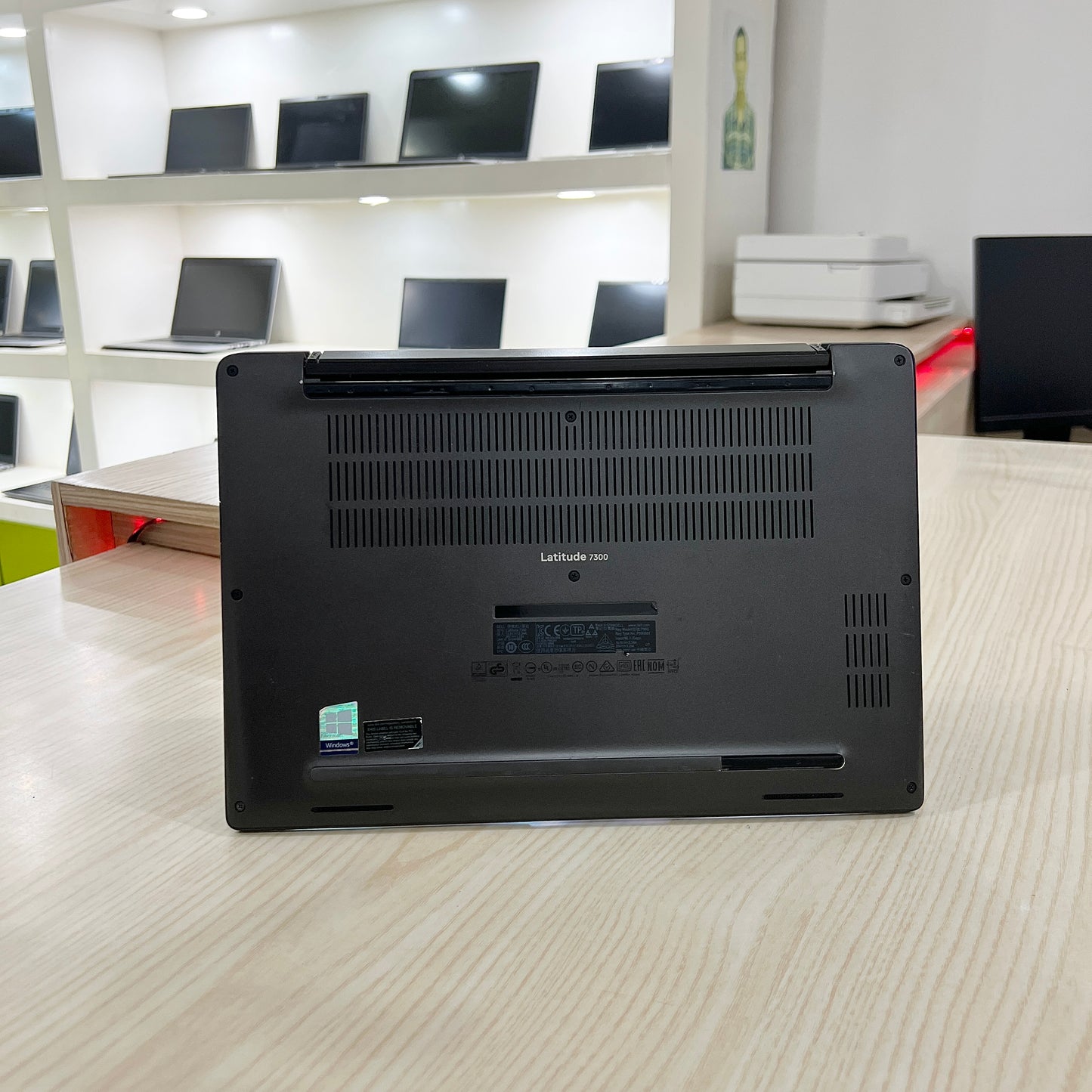 Dell latitude 7300 - Core i5-8ème génération - 256Go SSD - 08Go DDR4 - 13,3" FHD