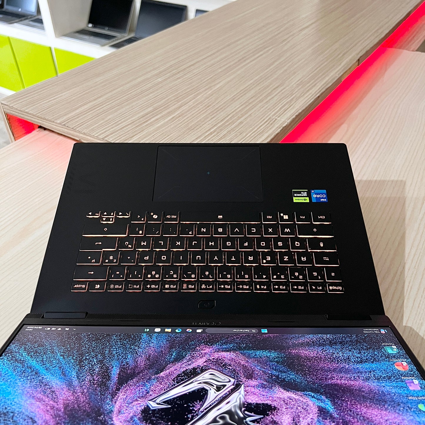 Gamer Gigabyte A16 CVH Core i7-13ème Génération RTX 5060 8Go, 16Go DDR5, 1 Téra SSD, 16" 165Hz
