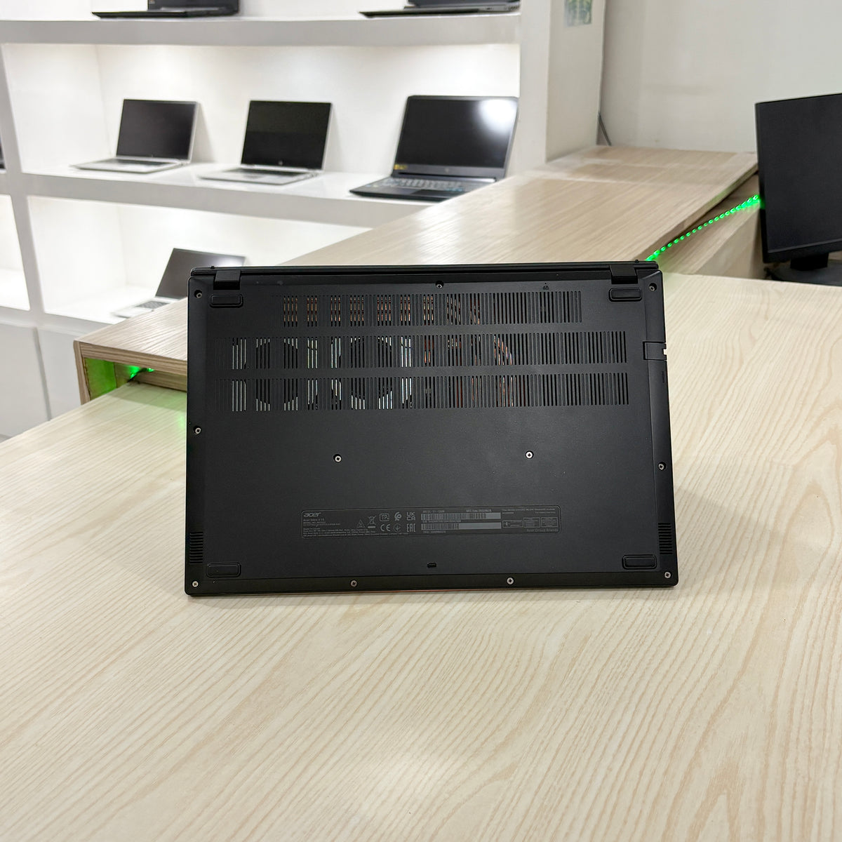 Gamer Acer Nitro V 15 - Core i5-13ème Génération - RTX 4050 6Go dédiée - 16Go DDR5 - 512Go SSD - 15,6" 144Hz
