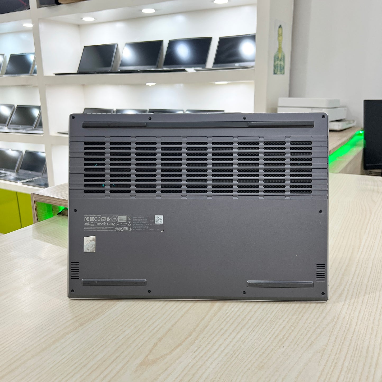 Gamer Lenovo légion 5 82YA
-  Core i7-13ème Génération - RTX 4060 8Go dédiée - 32Go DDR5 - 2 Téra SSD - 16" WQA 240Hz