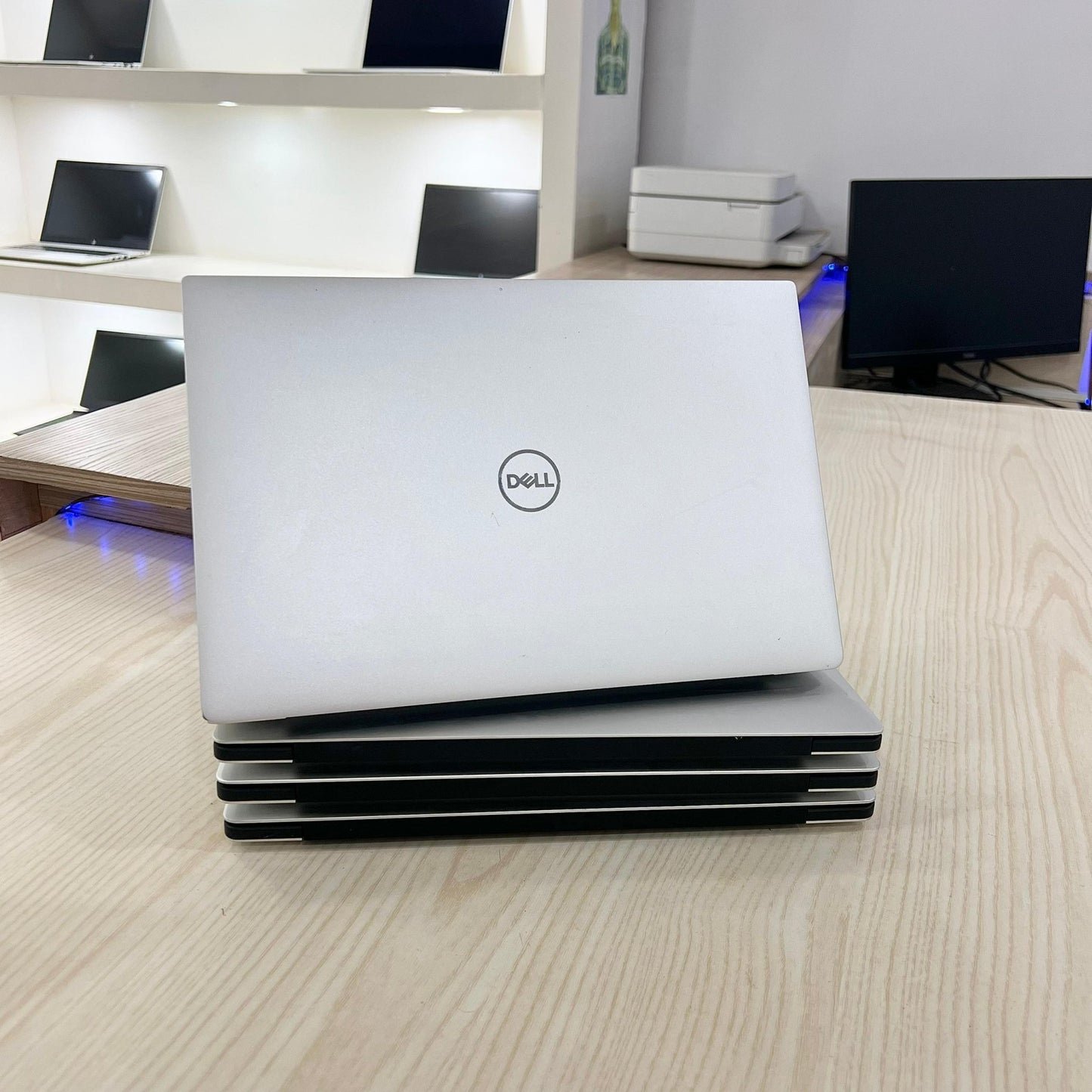 DELL XPS 13 7390 - Core i5-10ème - 8Go DDR4 - 256Go SSD - 13,3" FHD - Haut de gamme