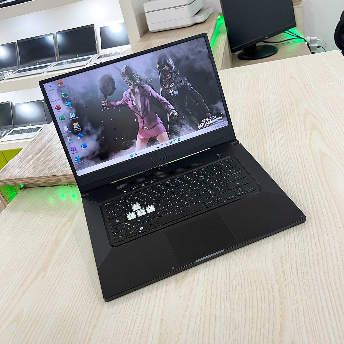 Gamer Asus TUF Dash F15  -  Core i5-11ème Génération - RTX 3070 8Go dédiée - 16Go DDR4 - 512Go SSD - 15,6" 144Hz