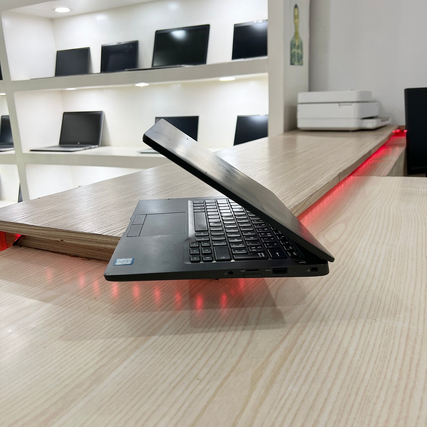 Dell latitude 7300 - Core i5-8ème génération - 256Go SSD - 08Go DDR4 - 13,3" FHD