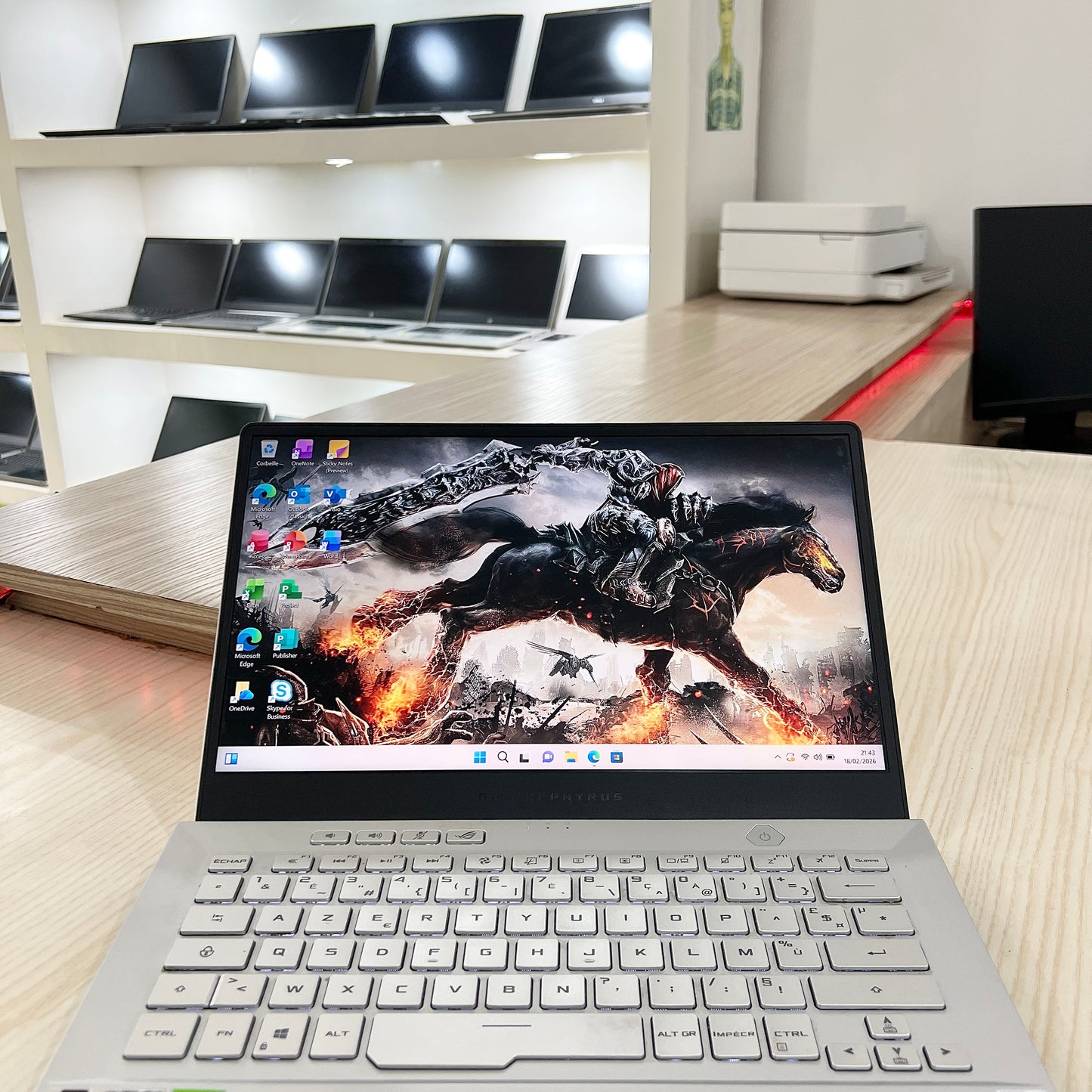 Gamer Asus Rog Zephyrus G14 GA401IU Amd Ryzen 7 4800HS (Core i7 10ème) Gén, GTX 1660 Ti 6Go dédiée, 16Go DDR4, 512Go SSD, 14" FHD