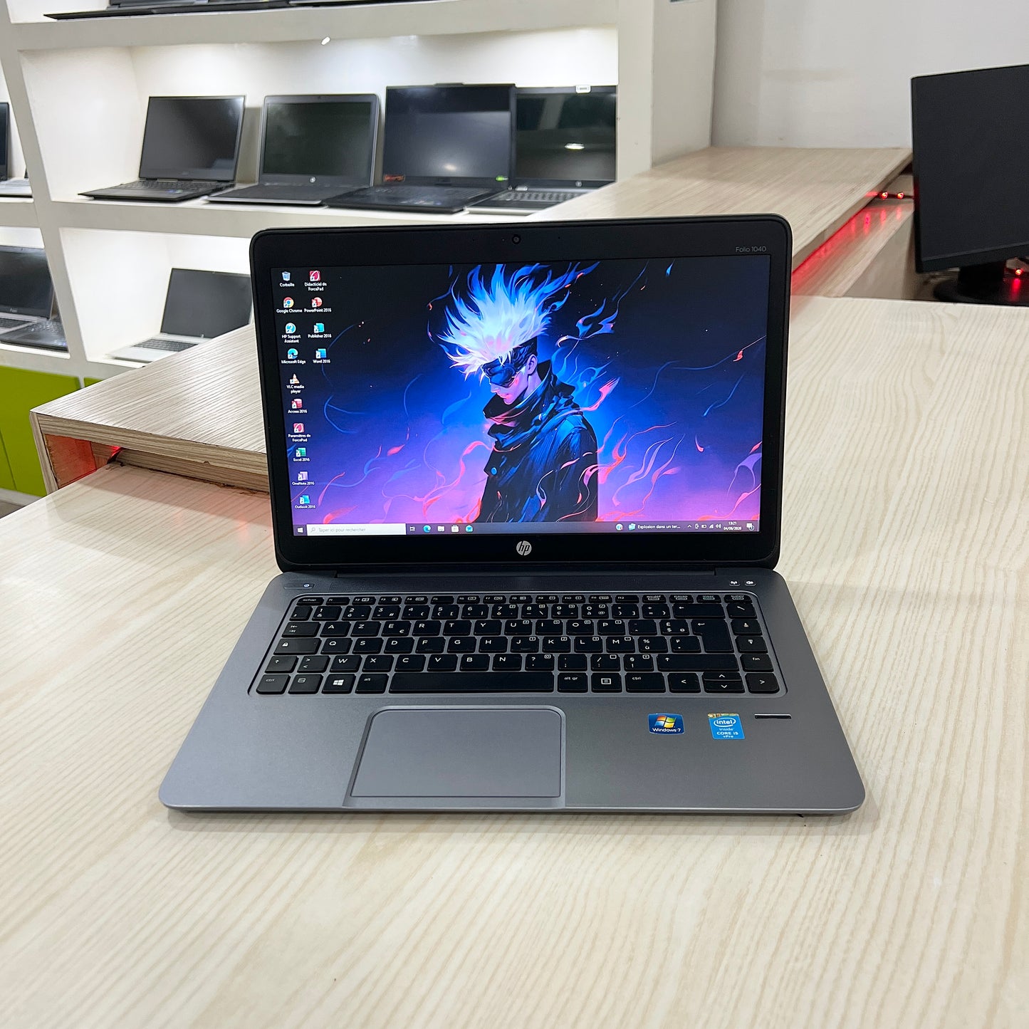 HP EliteBook folio 1040 G2  - Core i5-5ème - 08Go DDR3 - 256Go SSD - 14" FHD