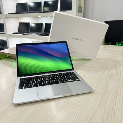 MacBook Pro année 2020 avec Touchbar - Core i5 - 08Go DDR3- 250Go SSD - 13,3" 2K 500 nits + True Tone (Copie)