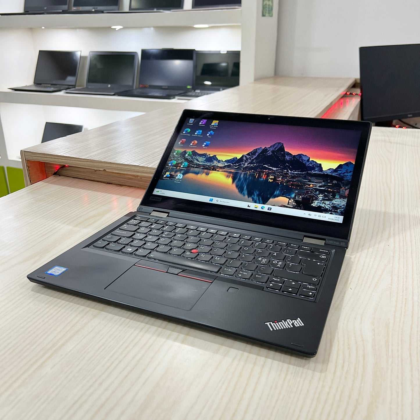 Lenovo ThinkPad L380 Yoga 
- Core i5-8ème génération - 256Go SSD - 08Go DDR4 - 13,3" FHD Tactile & pliable 350°