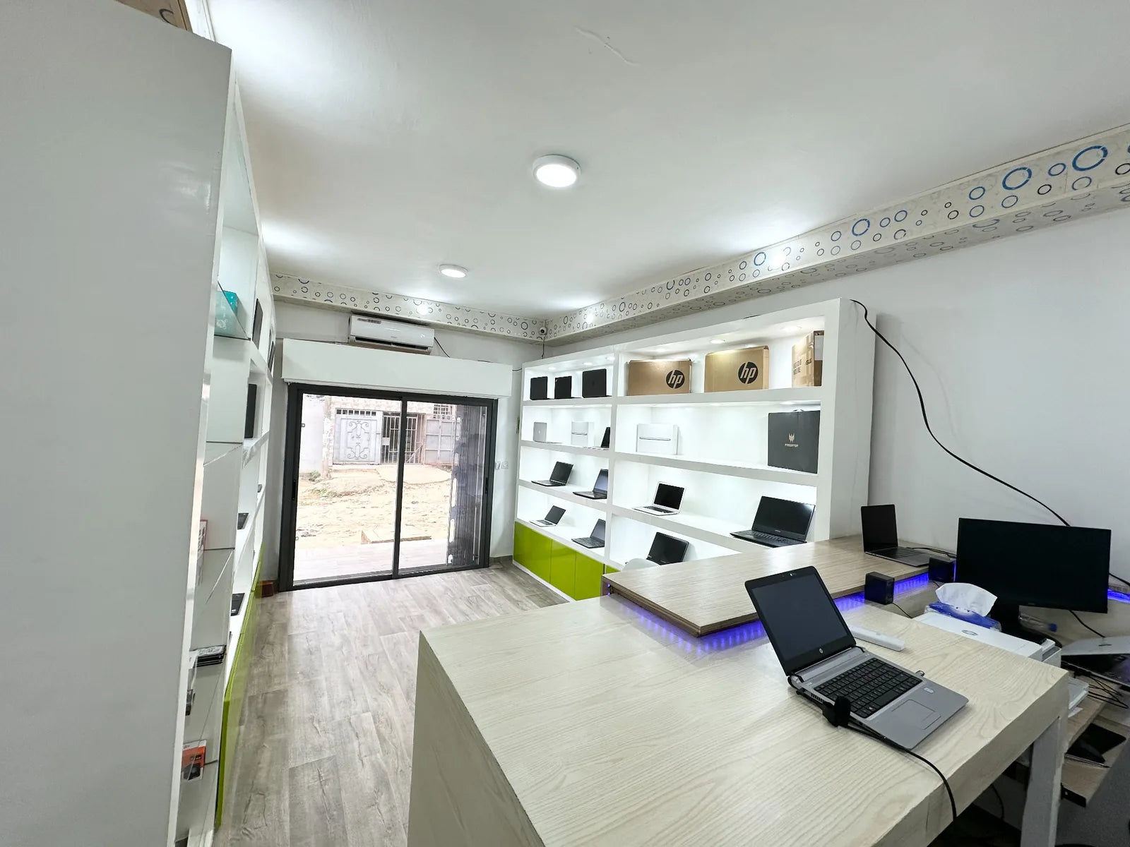 Boutique Mon Ordi avec ordinateurs portables d’occasion en Côte d’Ivoire